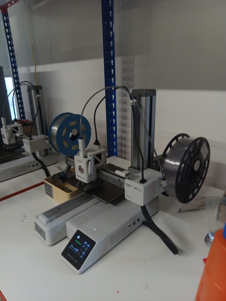 Bambu Lab A1 Mini von Links