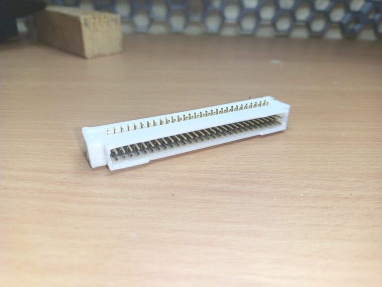 EFS58 Stecker gewinkelt 90° DDR Robotron Nachbau STL